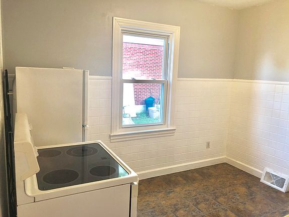 4th image of 2608 Meadows St NW