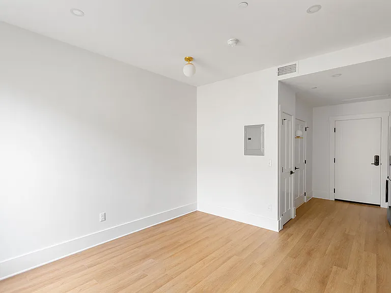 31 Hope St #204 — Photo 5