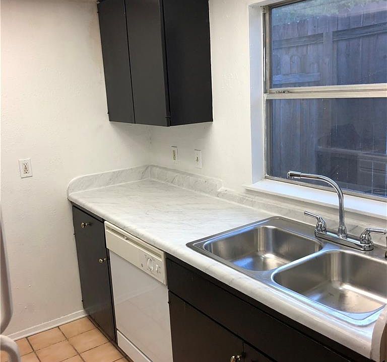 1st image of 7108 Creekside Dr APT C