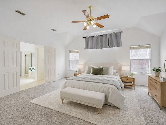 3rd image of 304 Mimosa Dr