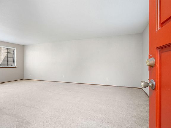 3rd image of 9754 Spinnaker Blvd NW