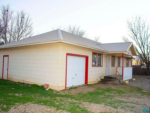 2nd image of 400 Coddington Rd
