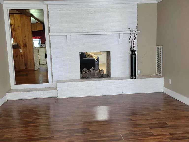 5809 Washington Ave — Photo 3