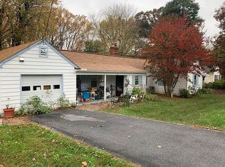 10 Piping Rock Dr, Silver Spring, MD 20905