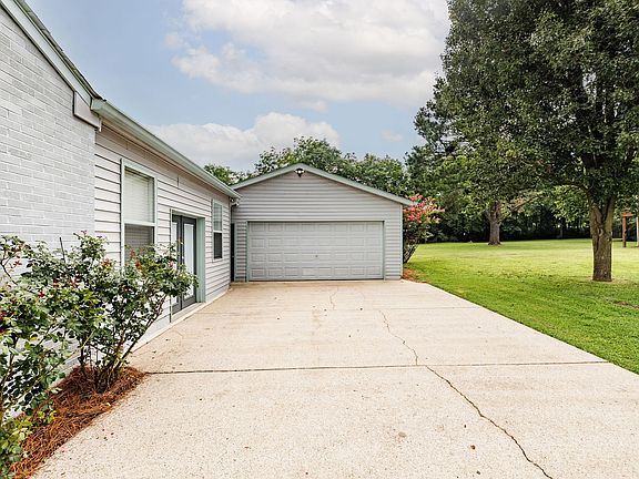 5th image of 264 Lisa Ln