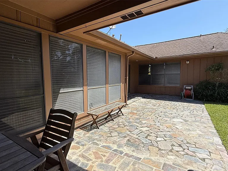 11527 Cedar Creek Dr — Photo 5