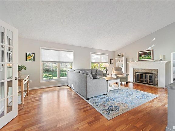 3rd image of 2260 E Cape Cod Dr