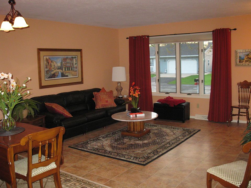 1st image of 41 Heritage Ct