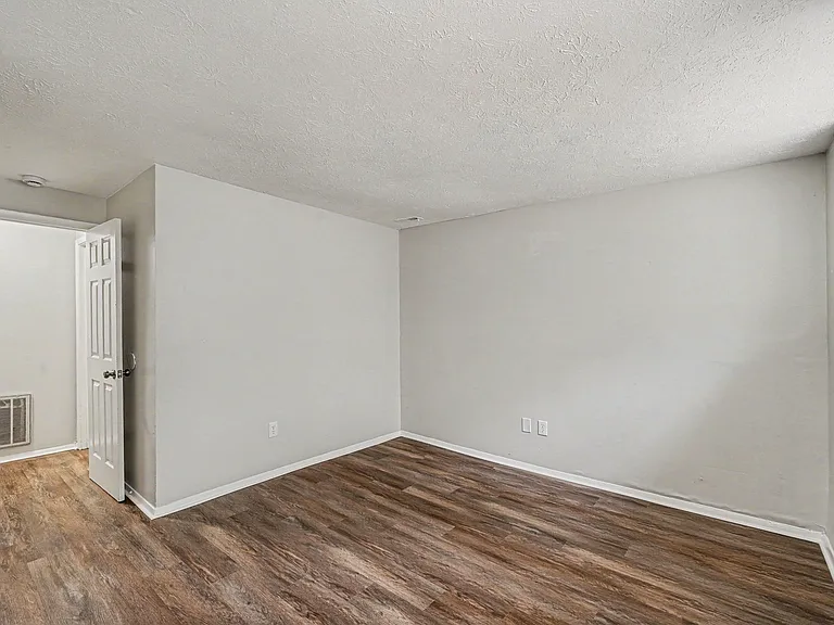 566 Glenwood Ave #5 — Photo 8