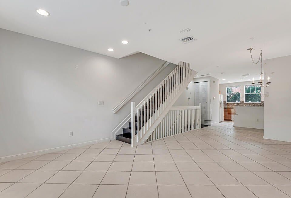 2nd image of 1727 San Benito Way