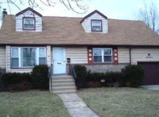 17 Fairmont St, Valley Stream, NY 11580