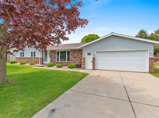 1313 Sun Terrace St, Luxemburg, WI 54217