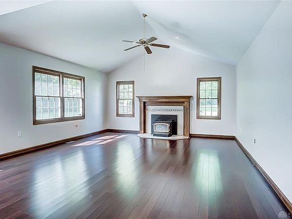 4th image of 1122 Redcoat Ct