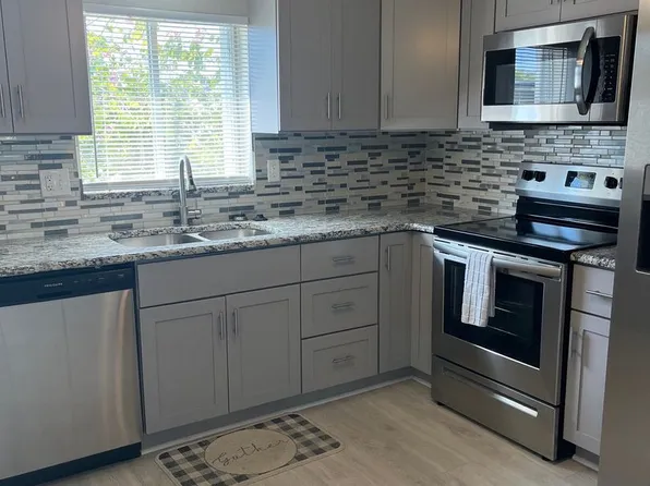 1561 NE 12th Ter, Jensen Beach, FL