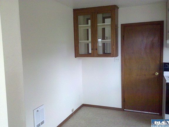 5th image of 502 E 10th St