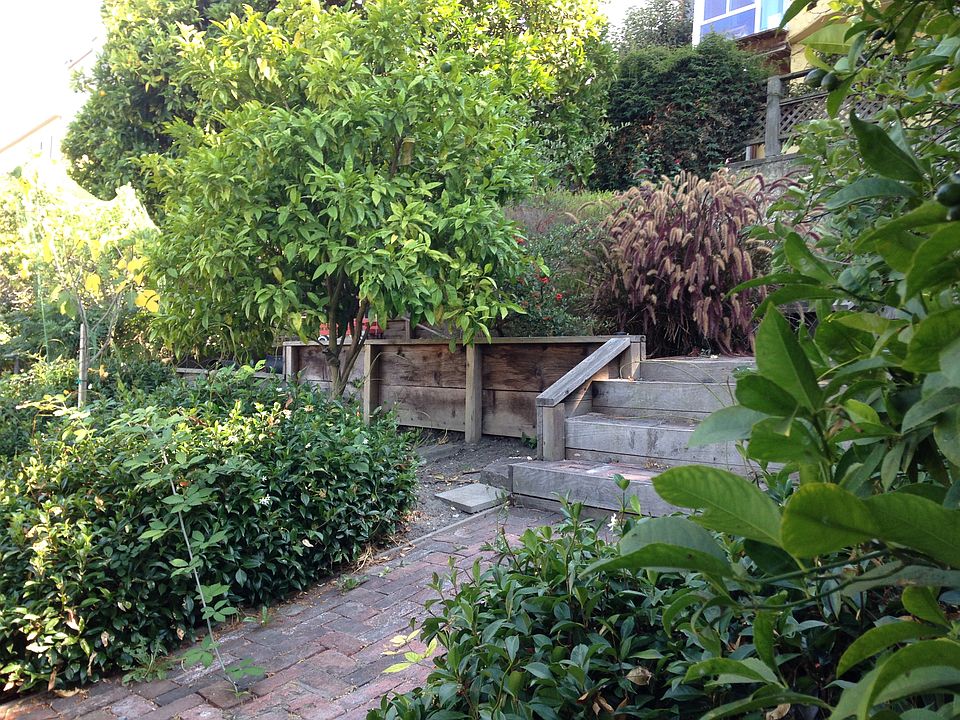 2nd image of 676 Hillgirt Cir