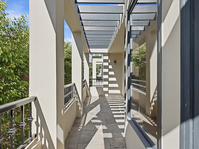 10305 Almayo Ave #404 — Photo 31