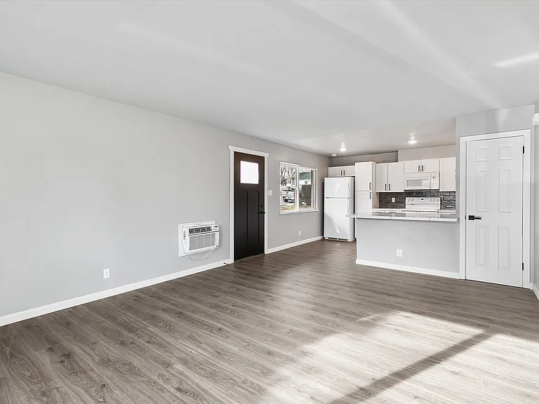 1570 Lander St — Photo 14