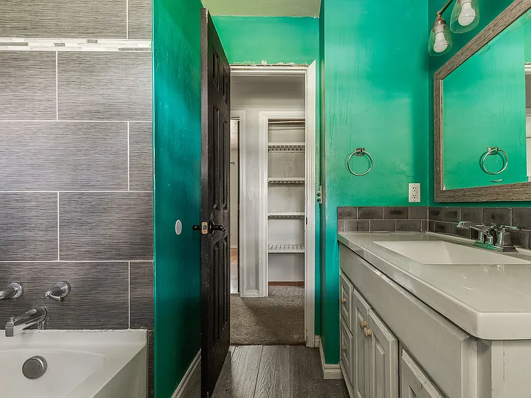 105 Paul Ave — Photo 16