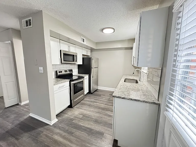 Reserve at Hillcrest — Photo 18
