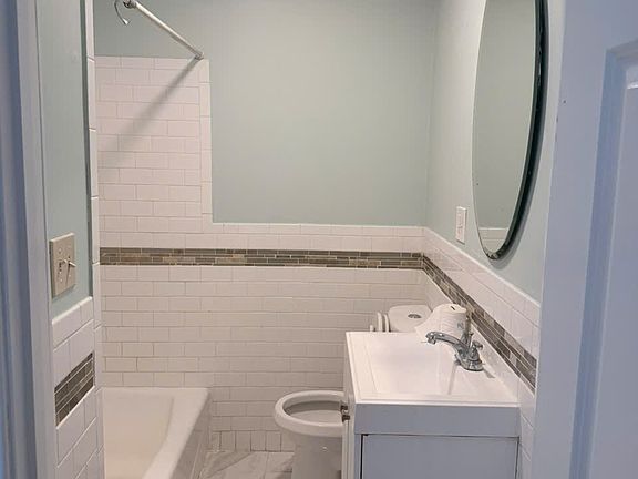 3rd image of 79 McLellan St Floor 3