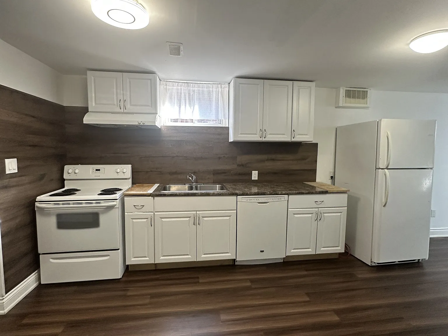 2 bed, $2,300 — Photo 3
