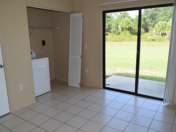 Back Bedroom/Laundry