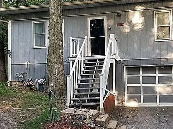 6N740 Salina Ave, St Charles, IL 60174