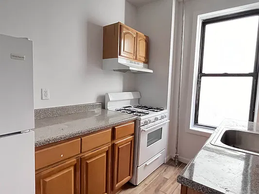 Rented by Modern Spaces | media 6
