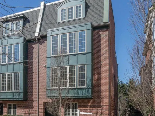 9678 Cedar Farm Cir, Fairfax, VA 22031