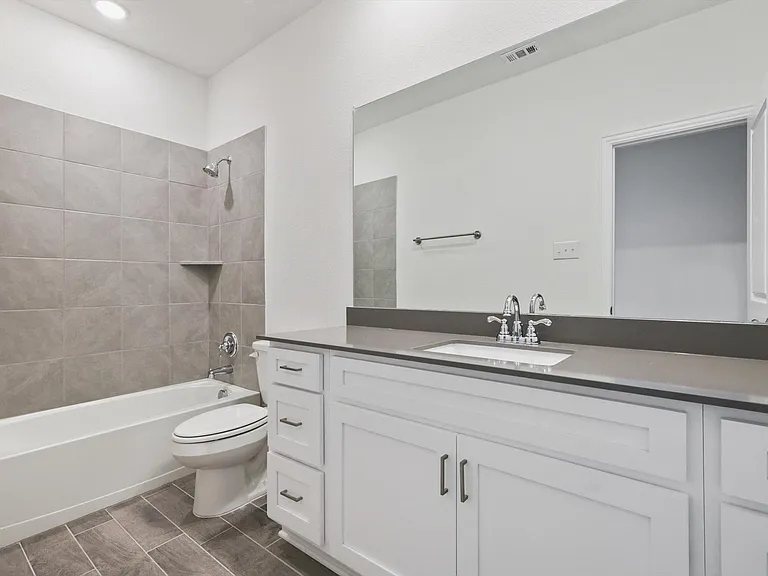 517 Amenduni Ln — Photo 27