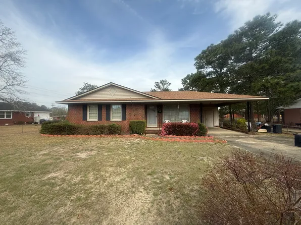 3818 Wyatt St, Fayetteville, NC 28304