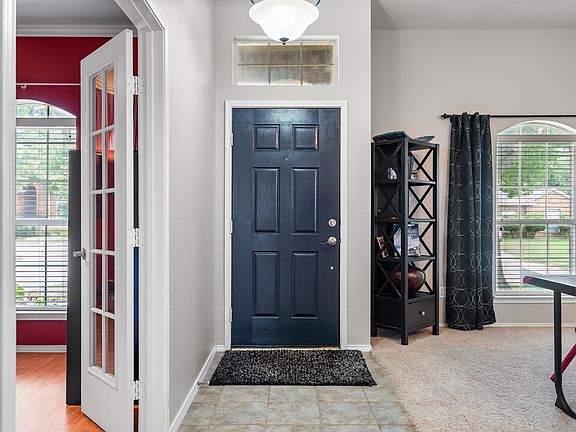 3rd image of 1804 Caladium Dr