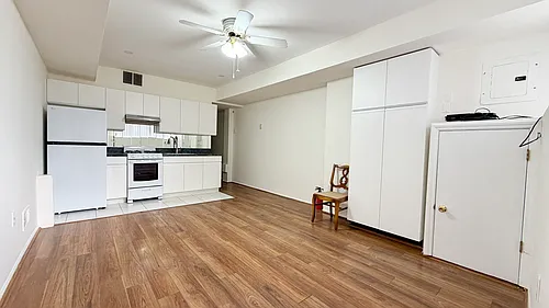 305B Tysens Ln #1 Photo 1 305B Tysens Ln #1 Photo 1