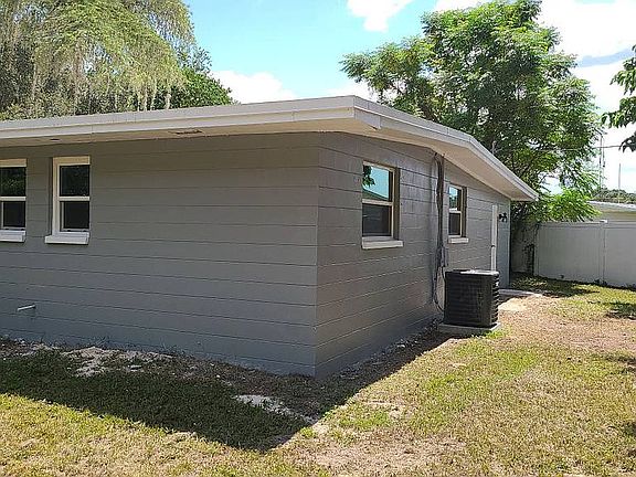 5th image of 37613 Hardwood Ave