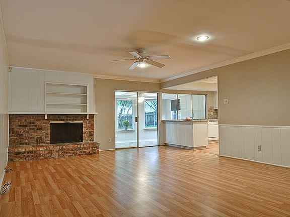4th image of 6724 Town Bluff Dr