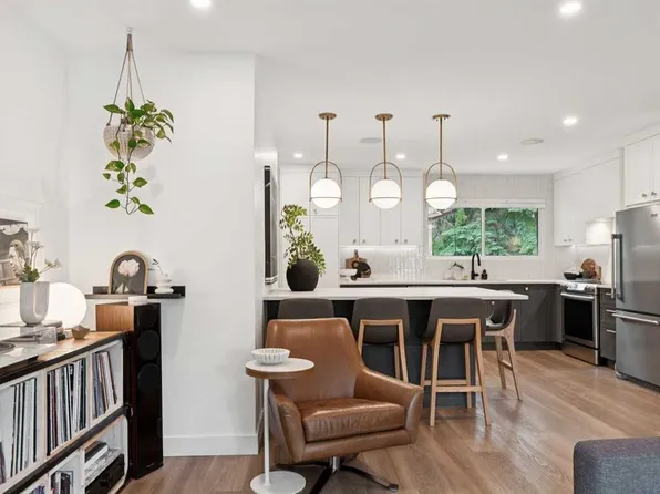 124 NE Ranchview Ct NW, Calgary, AB T3G 1R5