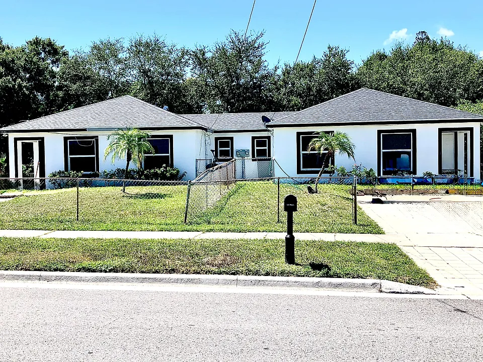1009 Avenue H #MAIN
