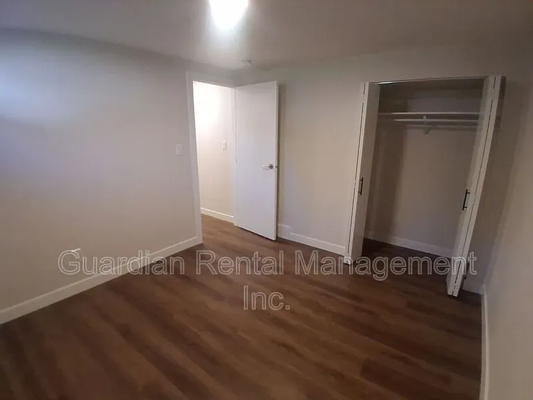 182 Seneca Cres #LOWER — Photo 10