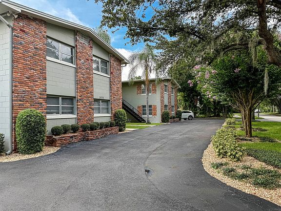 3rd image of 3034D Fairway Ln