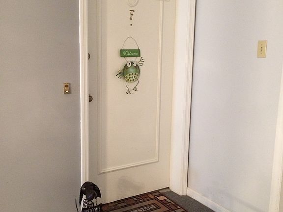 3rd image of 4294 Chateau De Ville Dr APT F