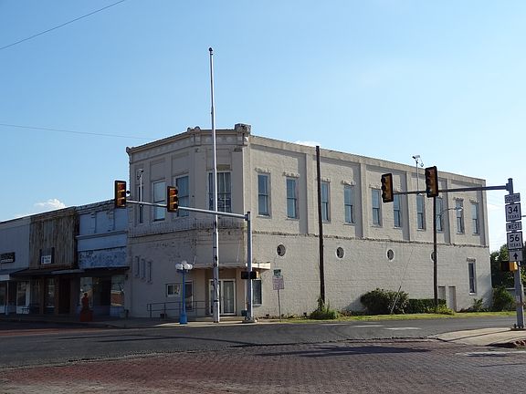 2nd image of 495 5th St