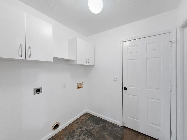 903 Tyra Ln — Photo 15