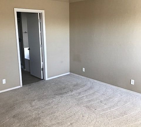 3rd image of 17012 Hardwood Pl