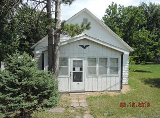 212 S West St, Stonington, IL 62567