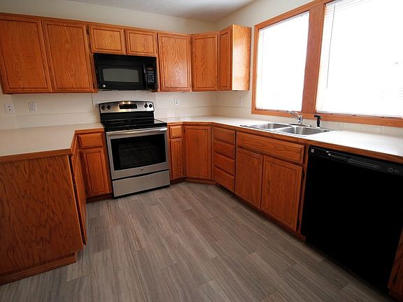 2nd image of 3815 S Sunderland Dr