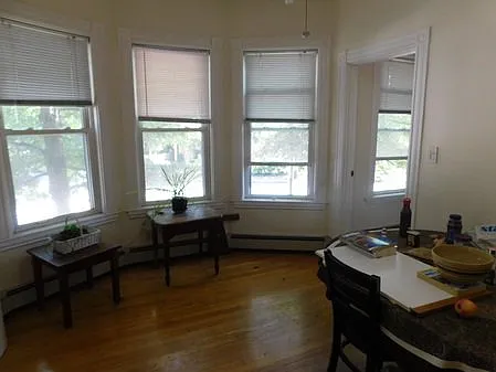 2 bed, 1.0 bath, $3,250 — Photo 3