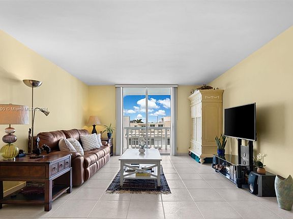 2nd image of 1776 James Ave APT 6F