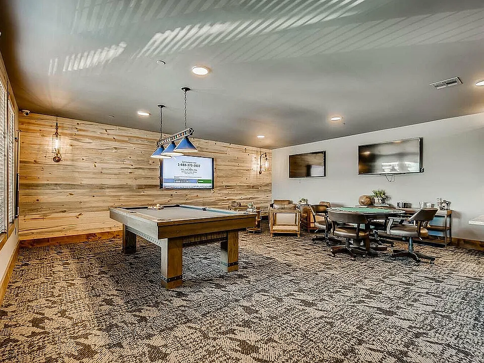 1196 T L Townsend Drive-large-012-025-Interior-1500x1000-72dpi