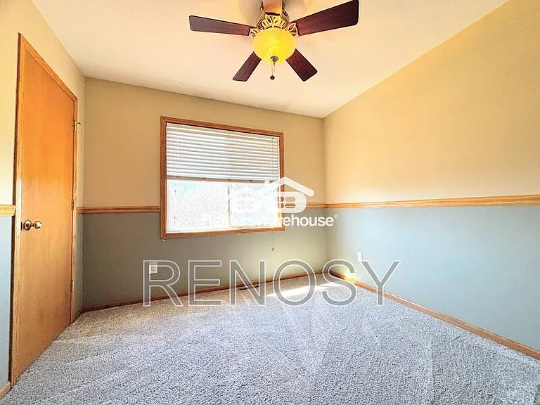 330 NE Cardinal Ln — Photo 27